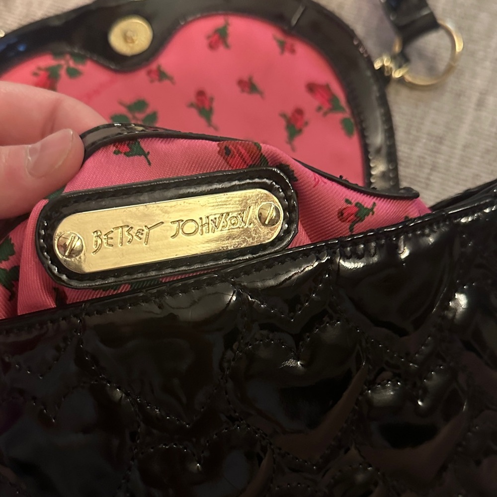 Betsey Johnson Black Faux Patent Leather Crossbody Bag with Chain Detail - Picture 2 of 6